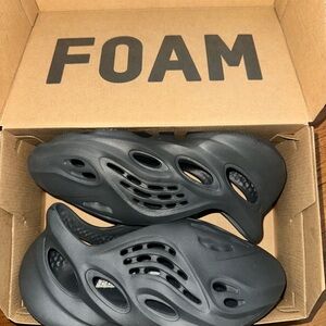 adidas Carbon Foam Runners